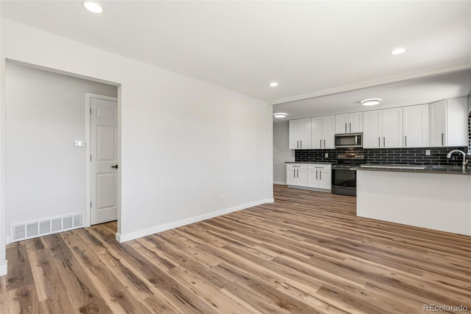 MLS Image #2 for 9241  aspen drive,thornton, Colorado