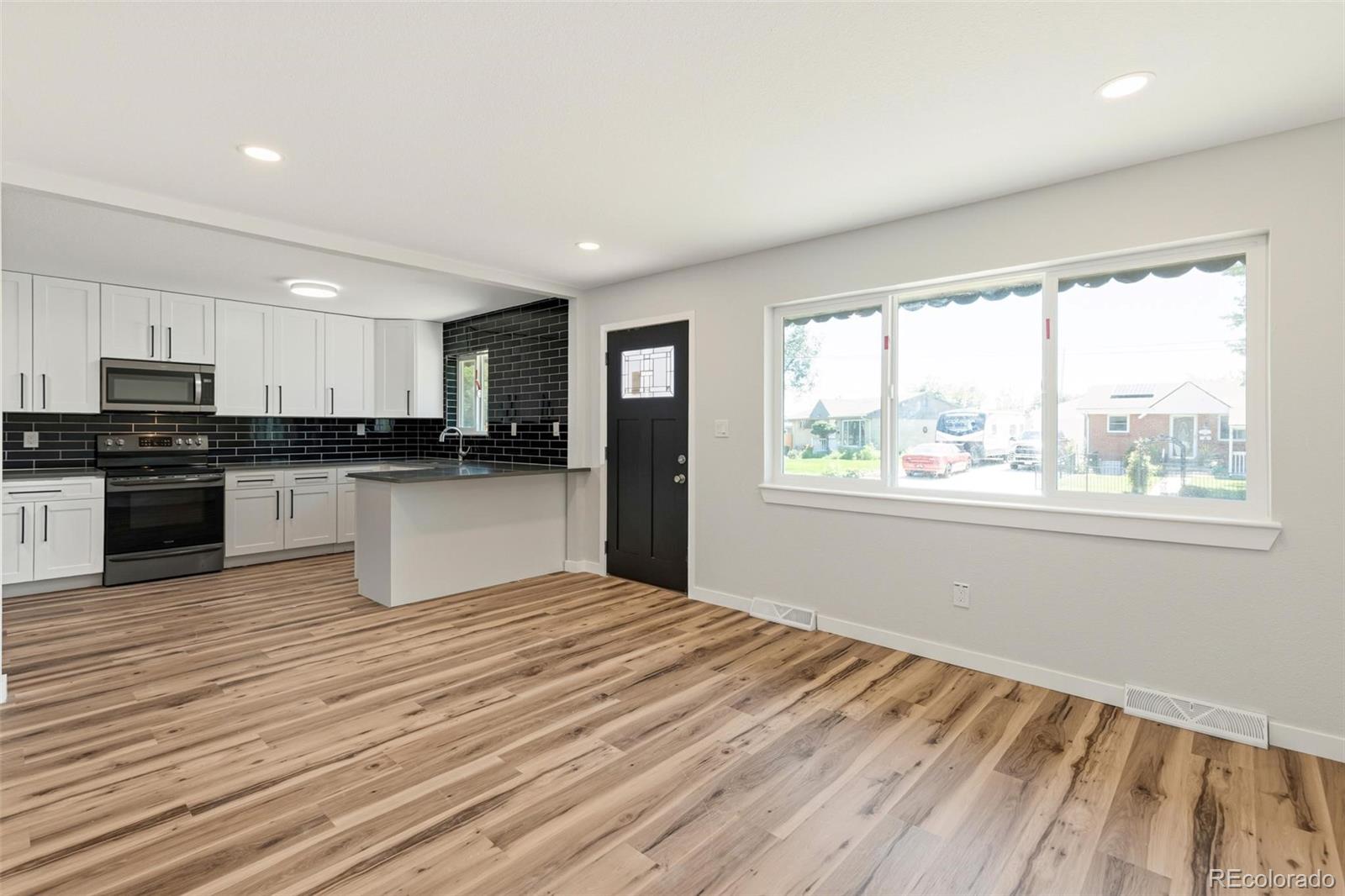 MLS Image #3 for 9241  aspen drive,thornton, Colorado