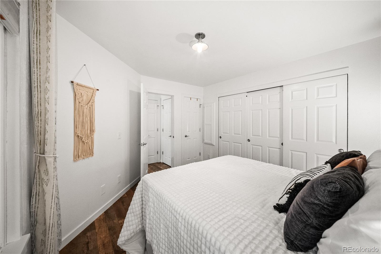 MLS Image #13 for 910 s dahlia street,denver, Colorado