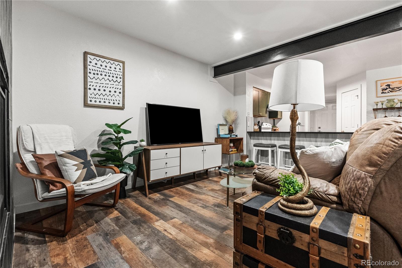 MLS Image #15 for 910 s dahlia street,denver, Colorado
