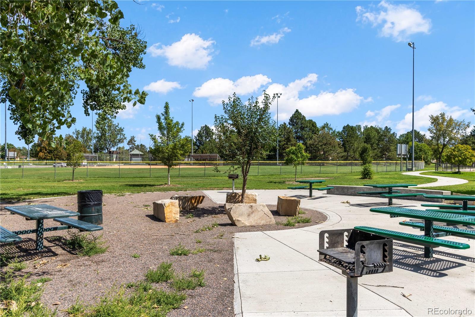 MLS Image #32 for 910 s dahlia street a,denver, Colorado