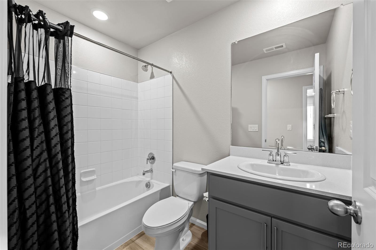 MLS Image #14 for 737 n tempe street,aurora, Colorado