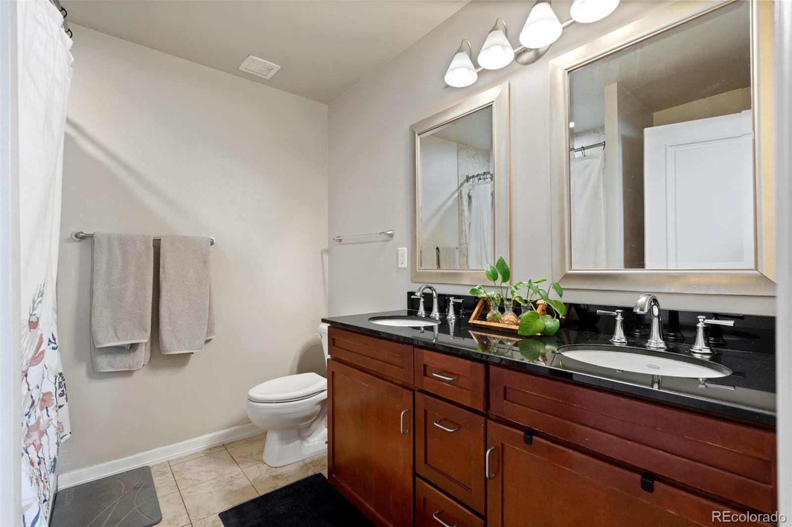 MLS Image #14 for 1975 n grant street,denver, Colorado