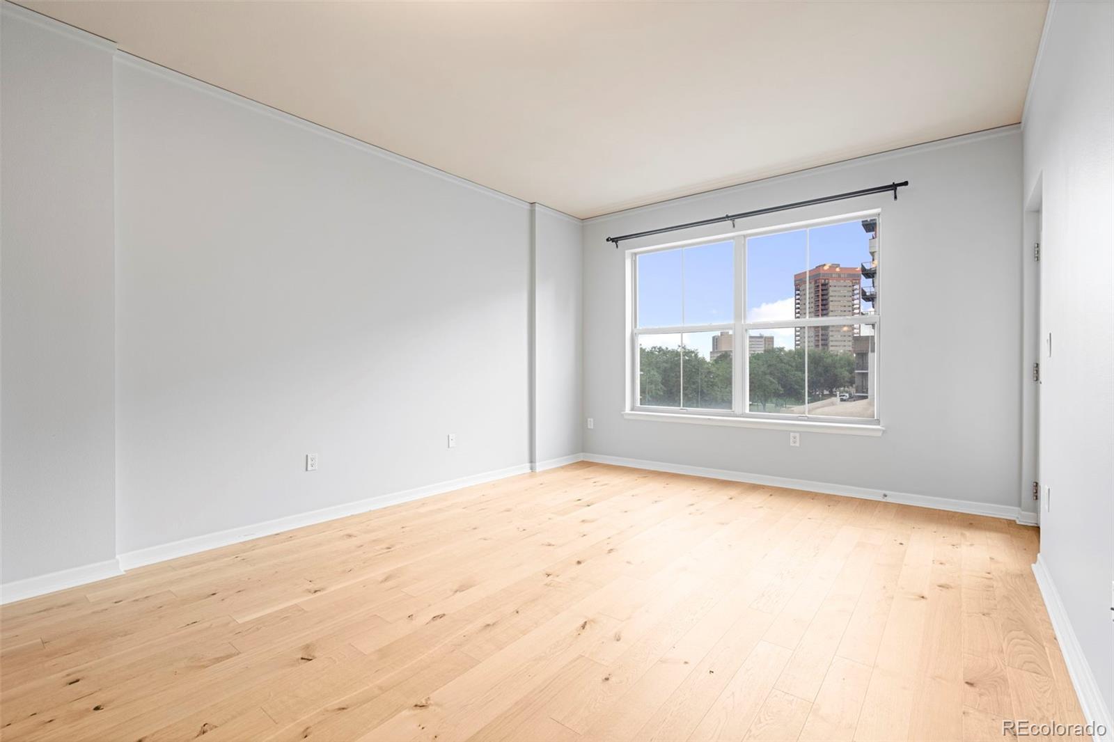 MLS Image #7 for 1975 n grant street,denver, Colorado