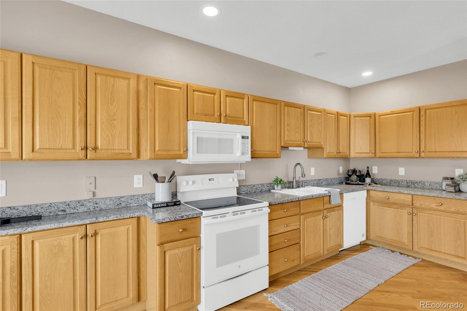 MLS Image #9 for 9995 e hawaii place,denver, Colorado