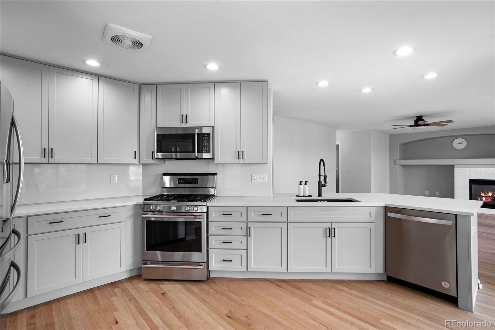 MLS Image #17 for 4900 s flat rock way,aurora, Colorado