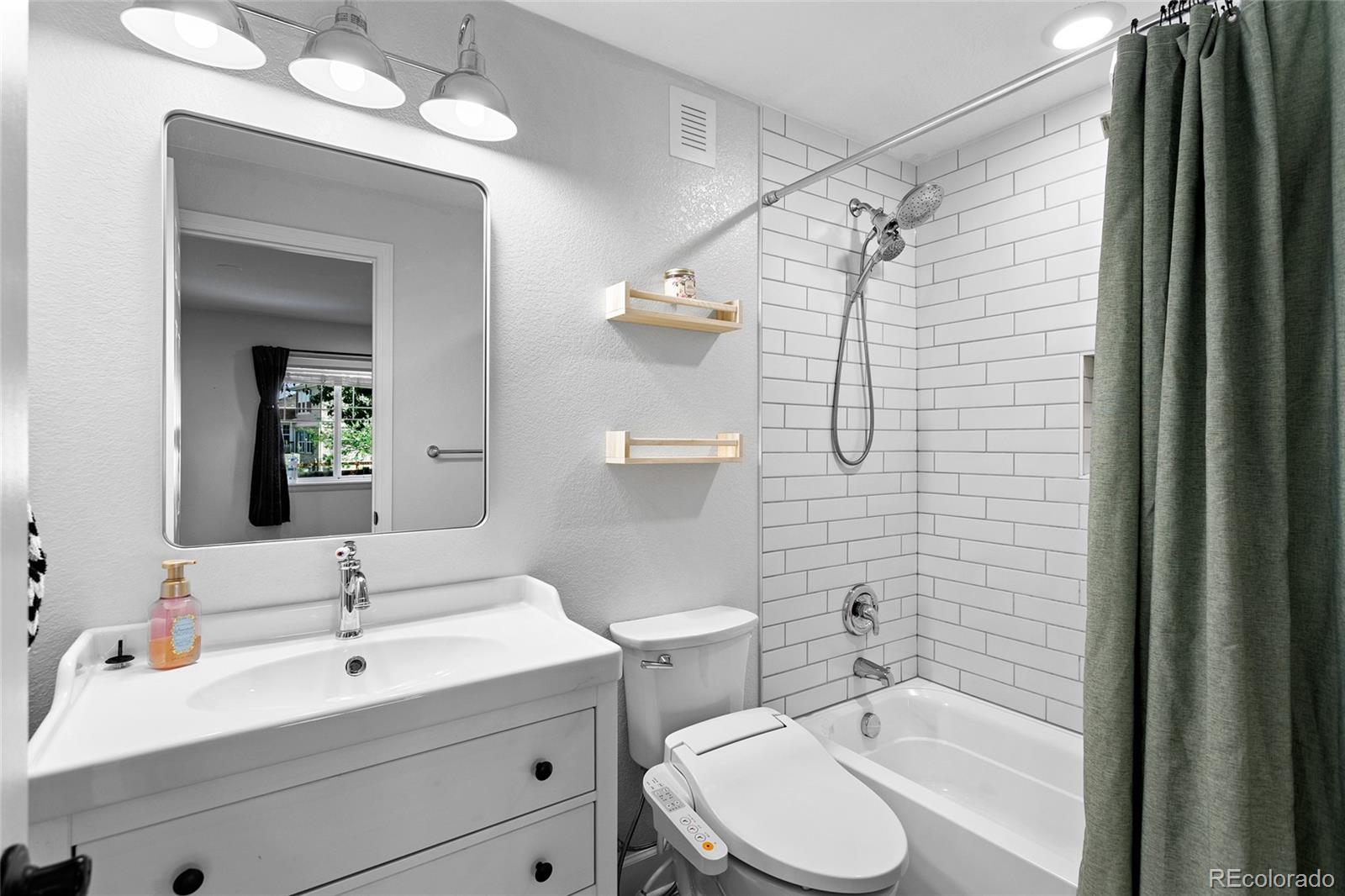 MLS Image #31 for 4900 s flat rock way,aurora, Colorado