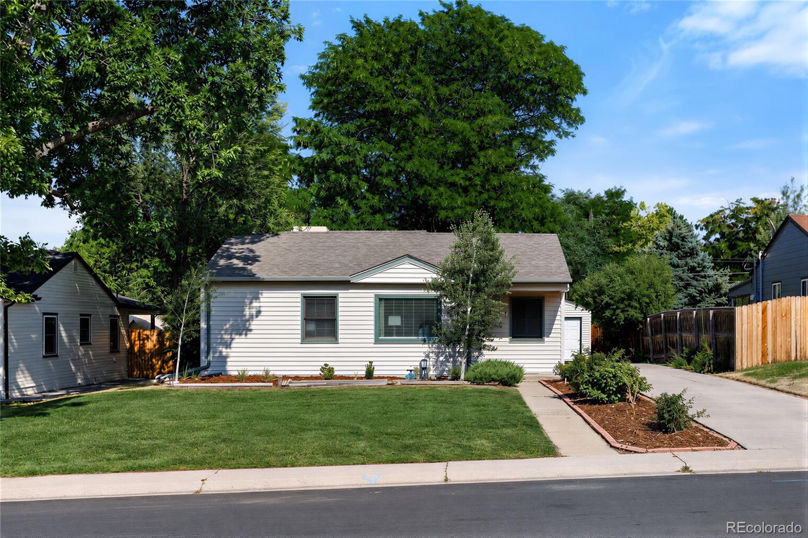 MLS Image #4 for 3412 s elm street,denver, Colorado