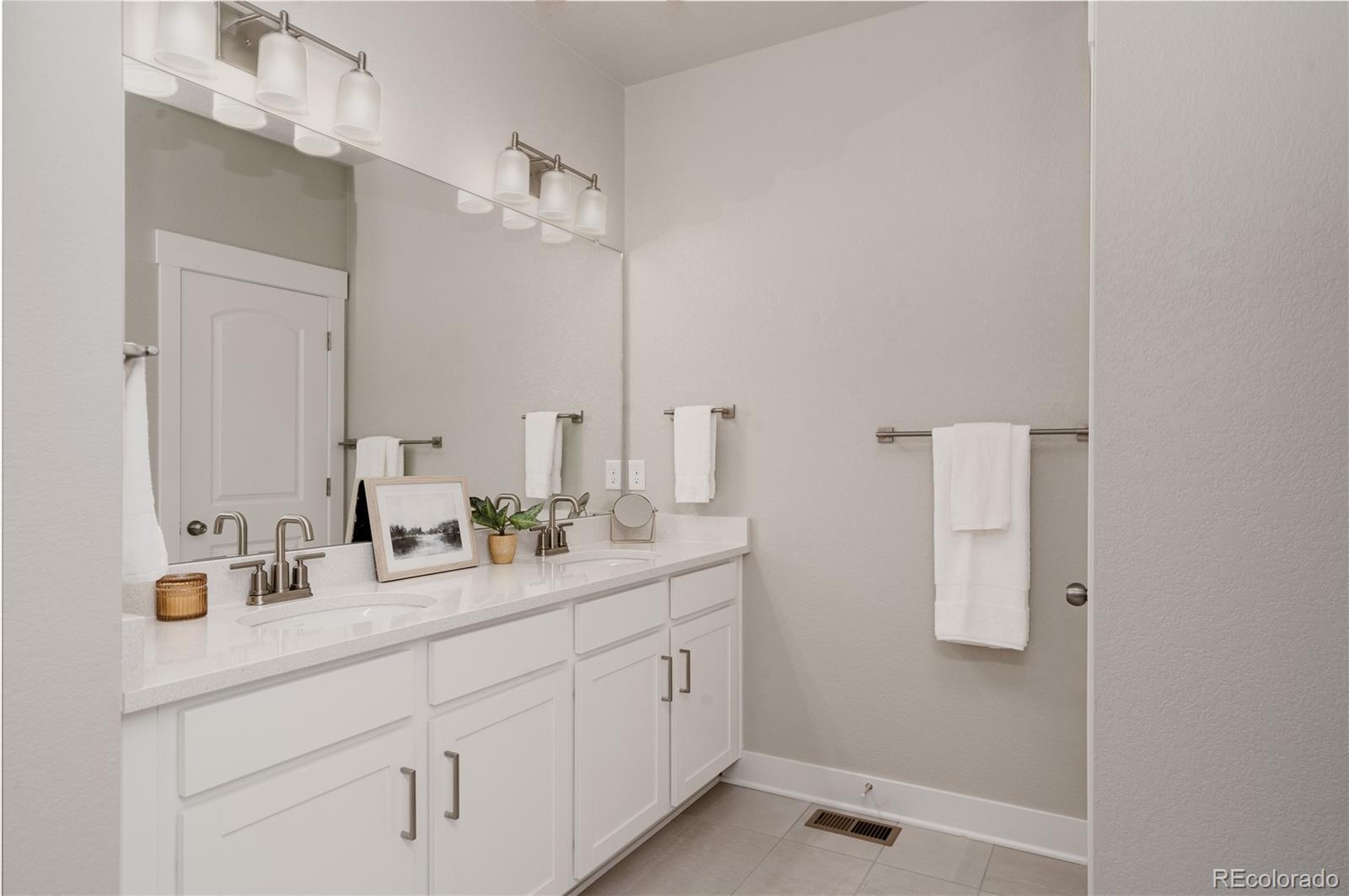 MLS Image #27 for 6363  elmira street ,denver, Colorado