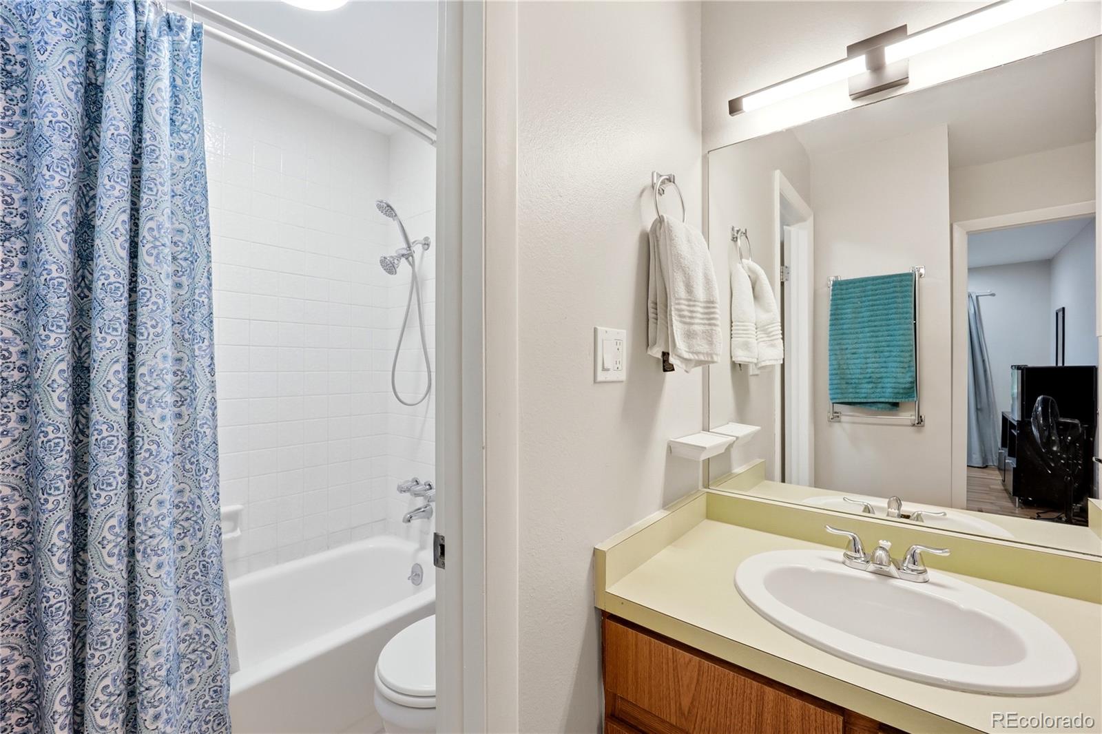 MLS Image #12 for 5995 e iliff avenue,denver, Colorado