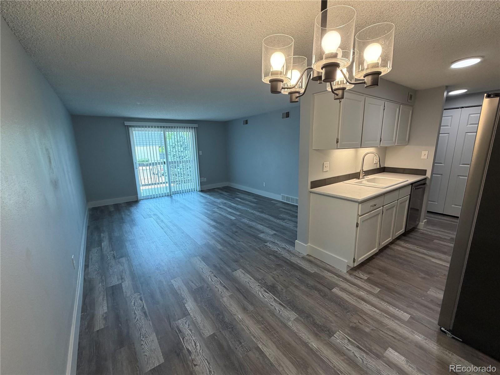 MLS Image #3 for 209 e highline circle,centennial, Colorado