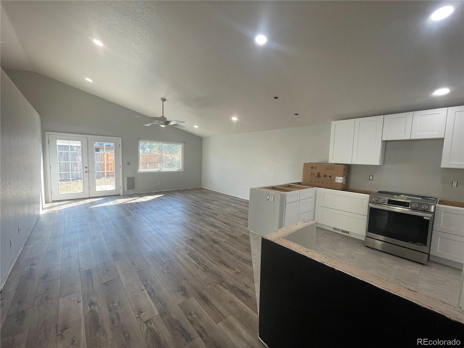 MLS Image #3 for 14906 e 52nd avenue,denver, Colorado