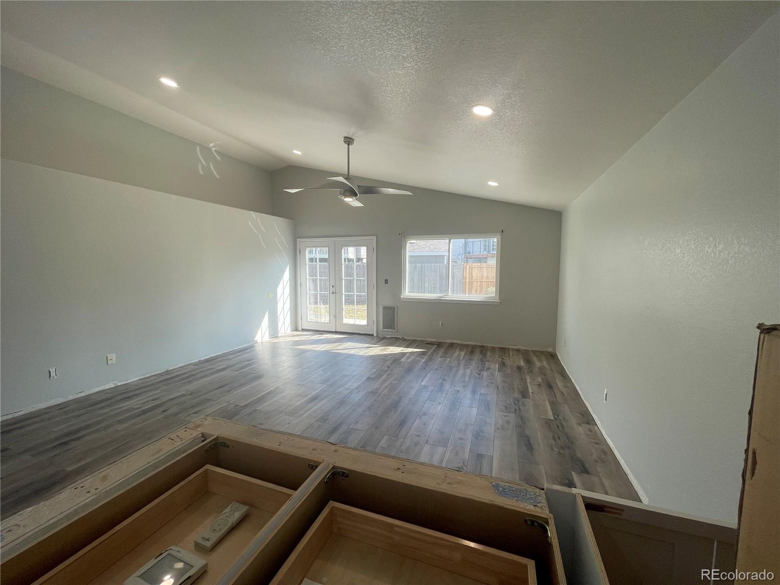 MLS Image #4 for 14906 e 52nd avenue,denver, Colorado