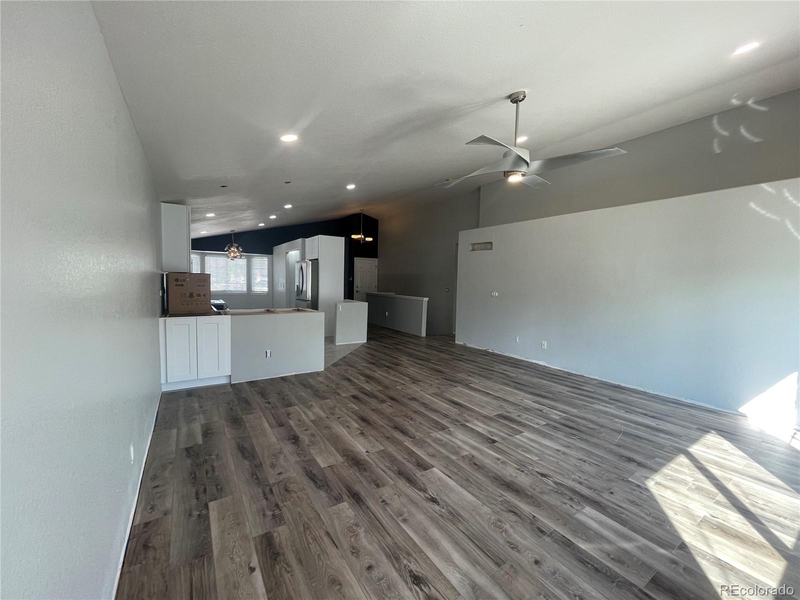 MLS Image #7 for 14906 e 52nd avenue,denver, Colorado