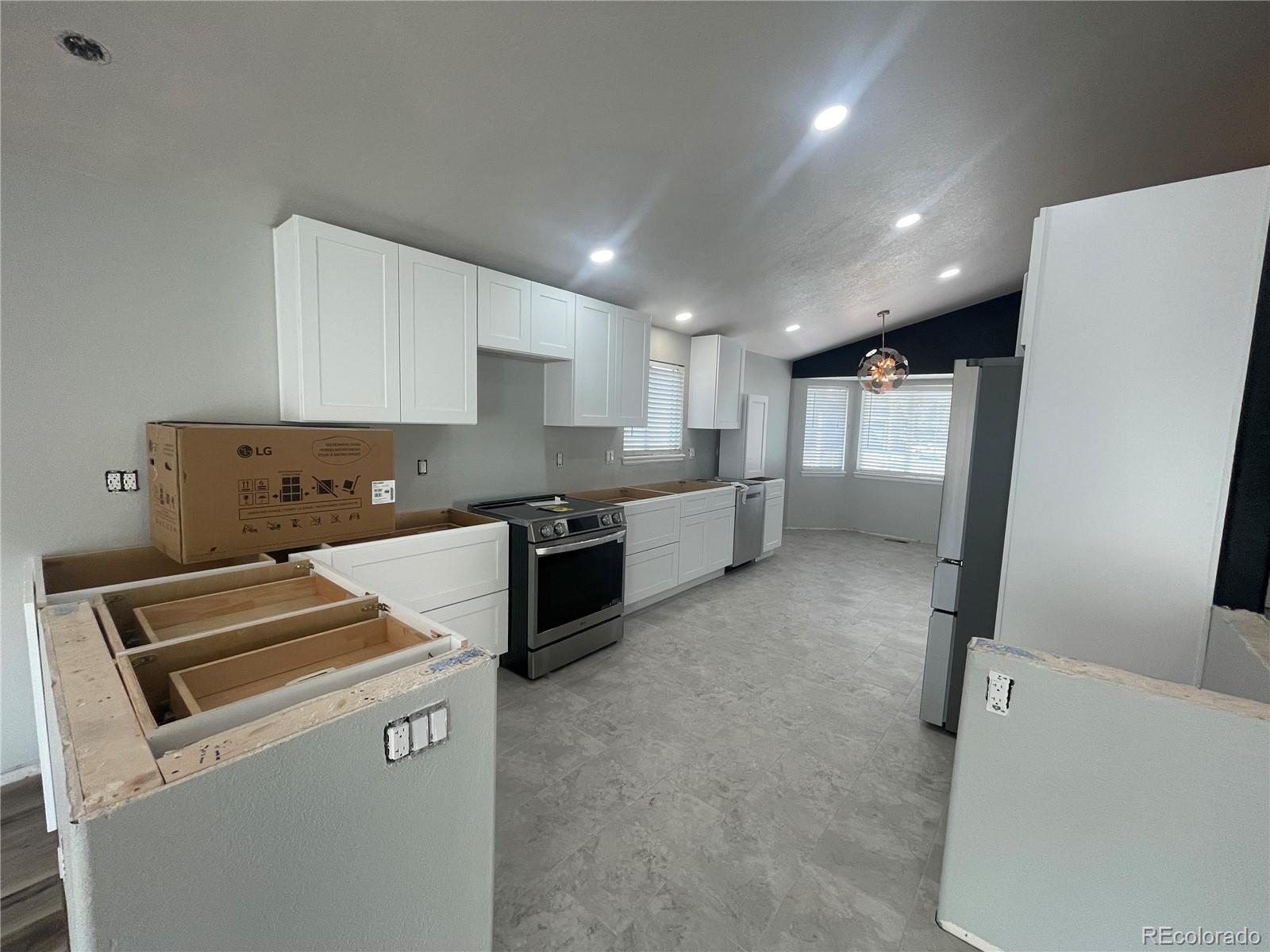 MLS Image #9 for 14906 e 52nd avenue,denver, Colorado
