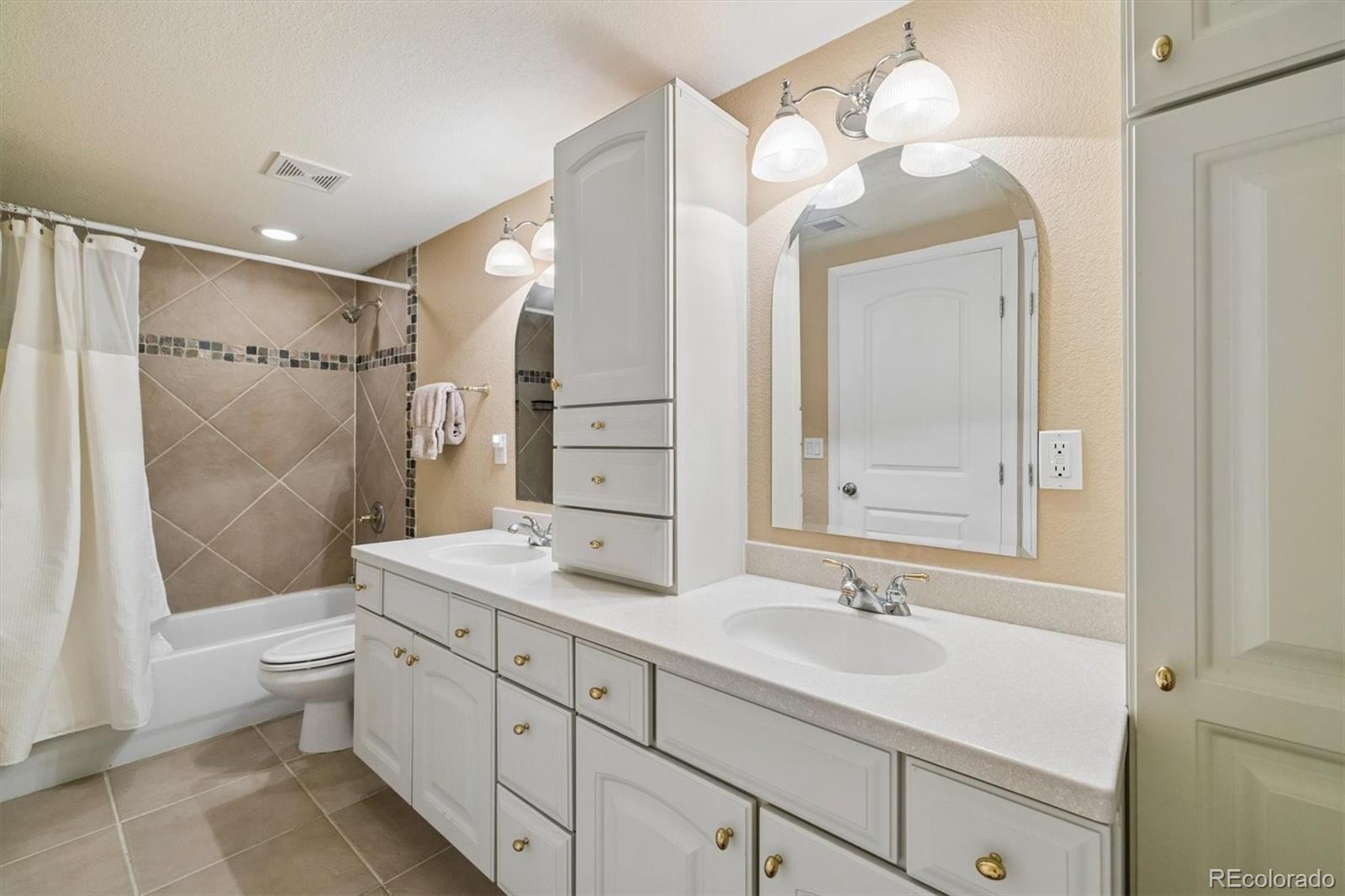 MLS Image #33 for 7740  crystal lake court,littleton, Colorado
