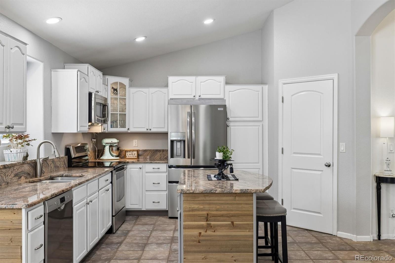 MLS Image #8 for 7740  crystal lake court,littleton, Colorado