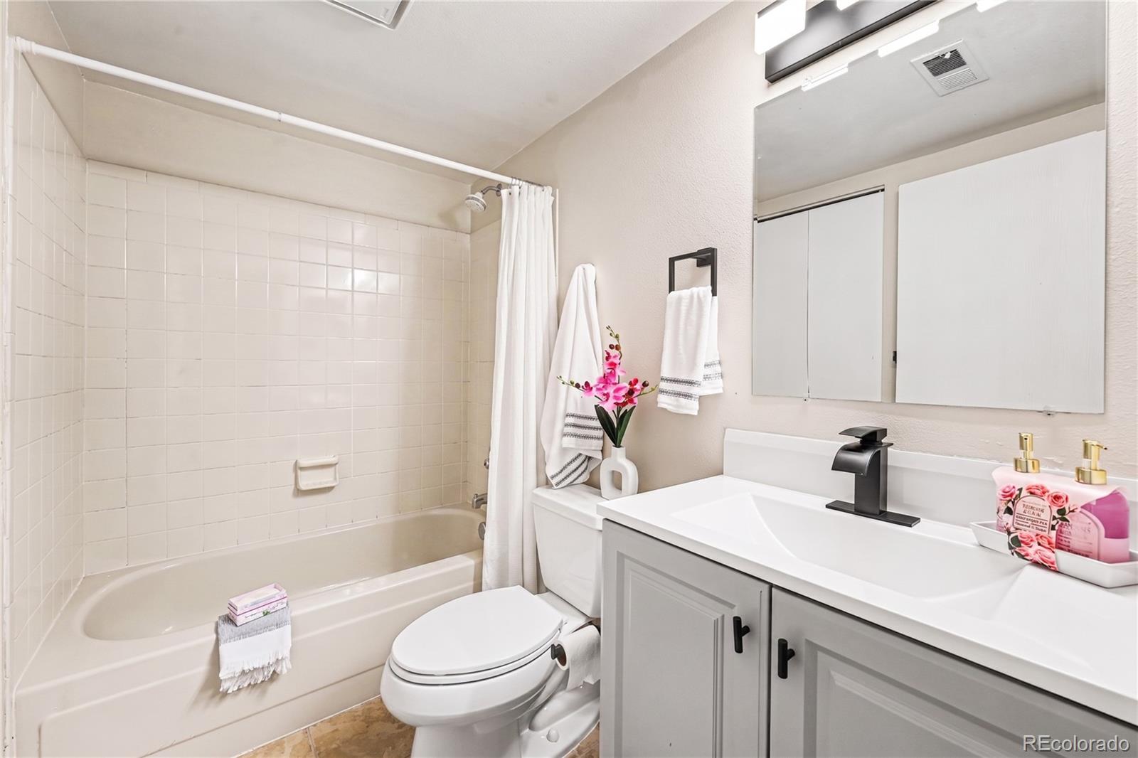 MLS Image #9 for 8225 e fairmount drive,denver, Colorado