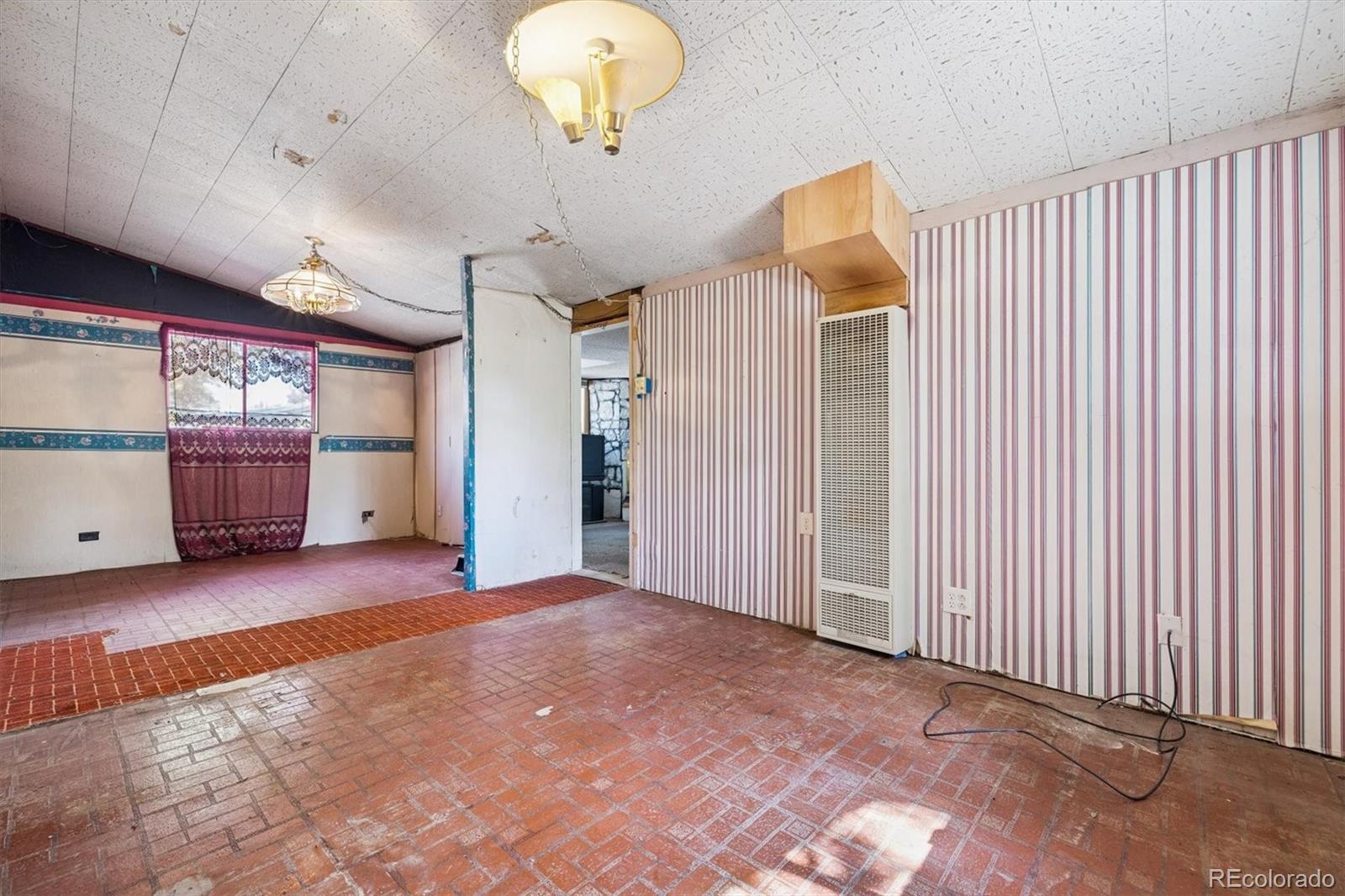 MLS Image #15 for 2305 s newton street,denver, Colorado