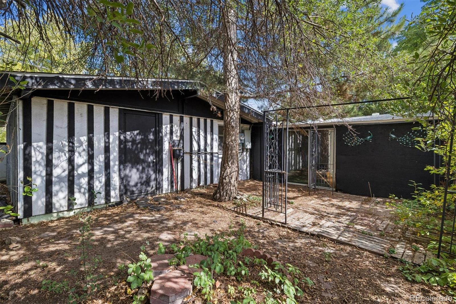 MLS Image #19 for 2305 s newton street,denver, Colorado