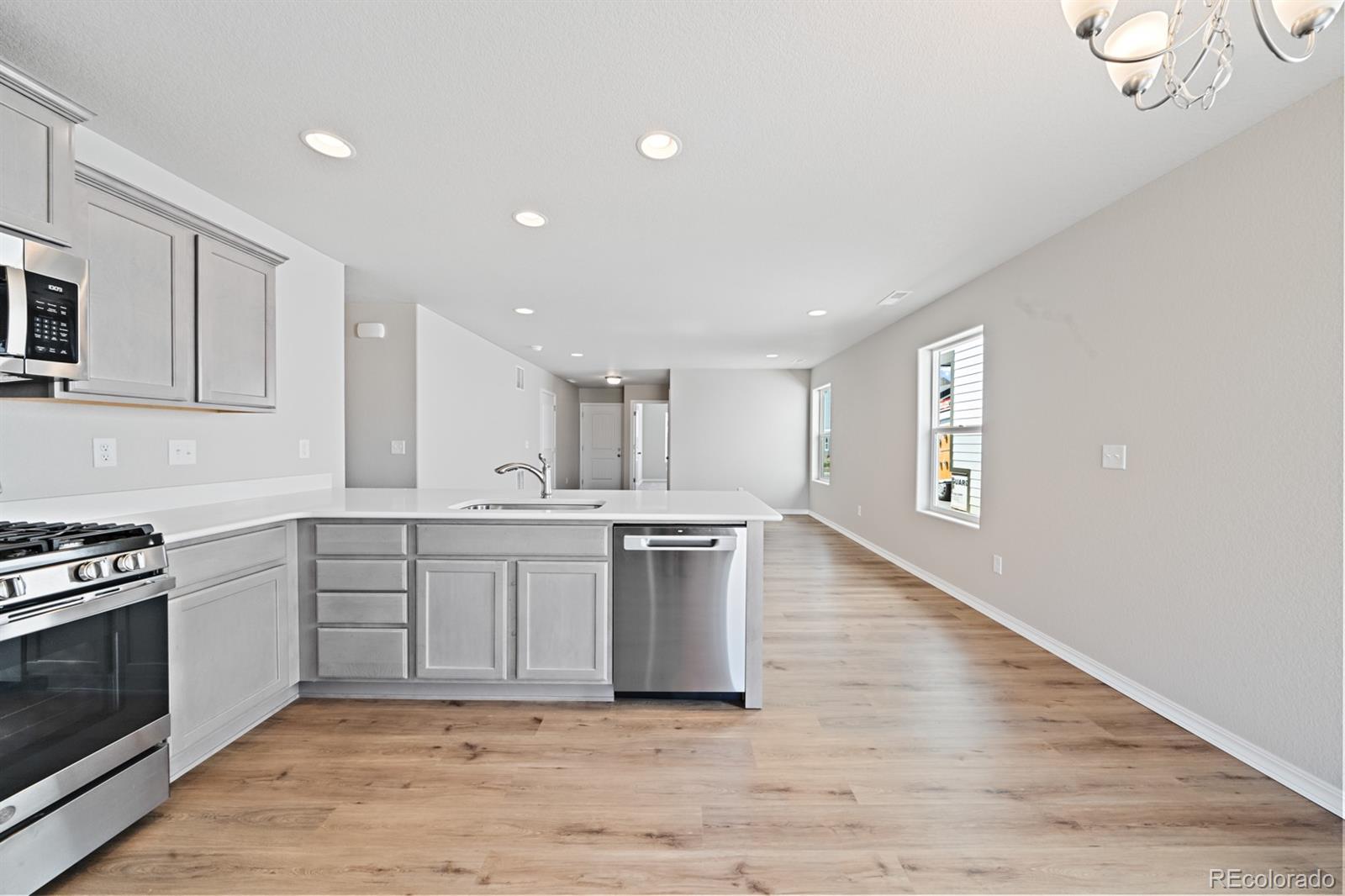 MLS Image #5 for 786 n carrie court,watkins, Colorado