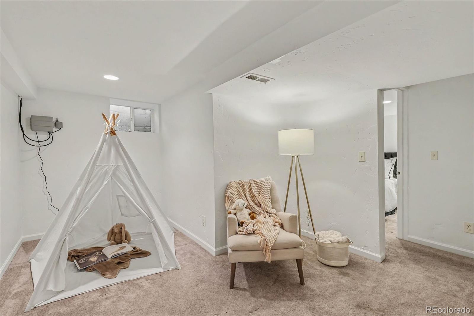 MLS Image #20 for 3201 s grape street,denver, Colorado