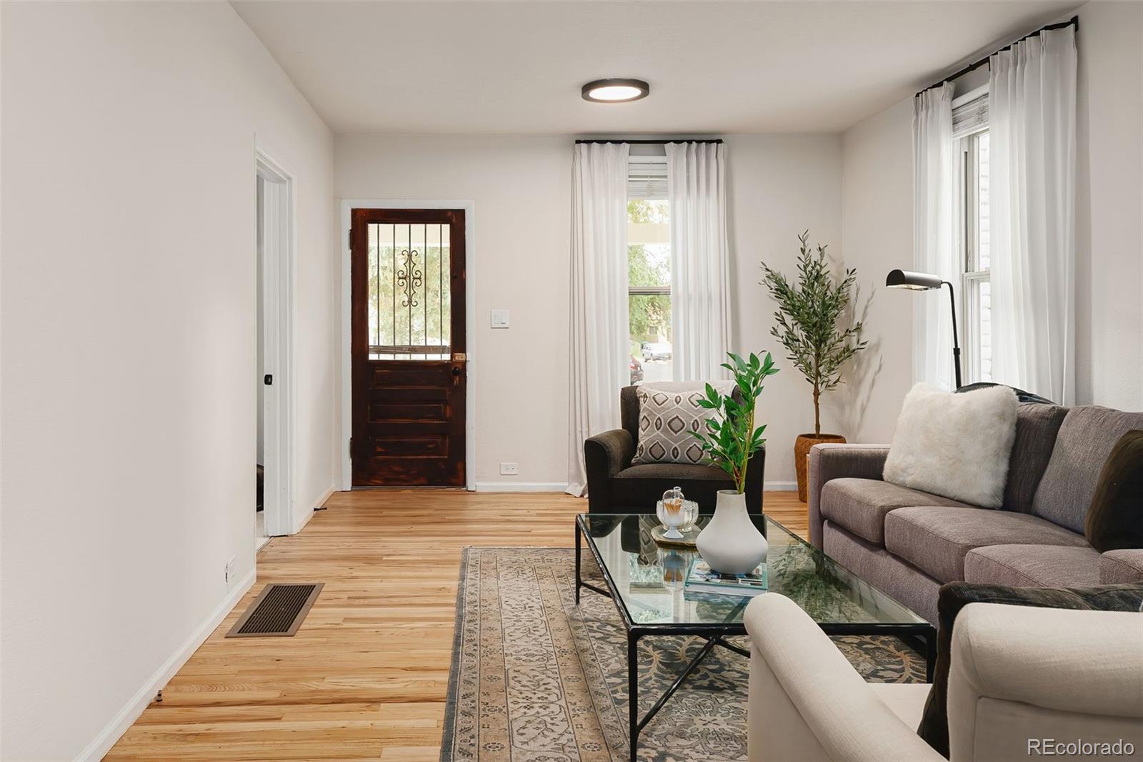MLS Image #3 for 223 n pearl street,denver, Colorado