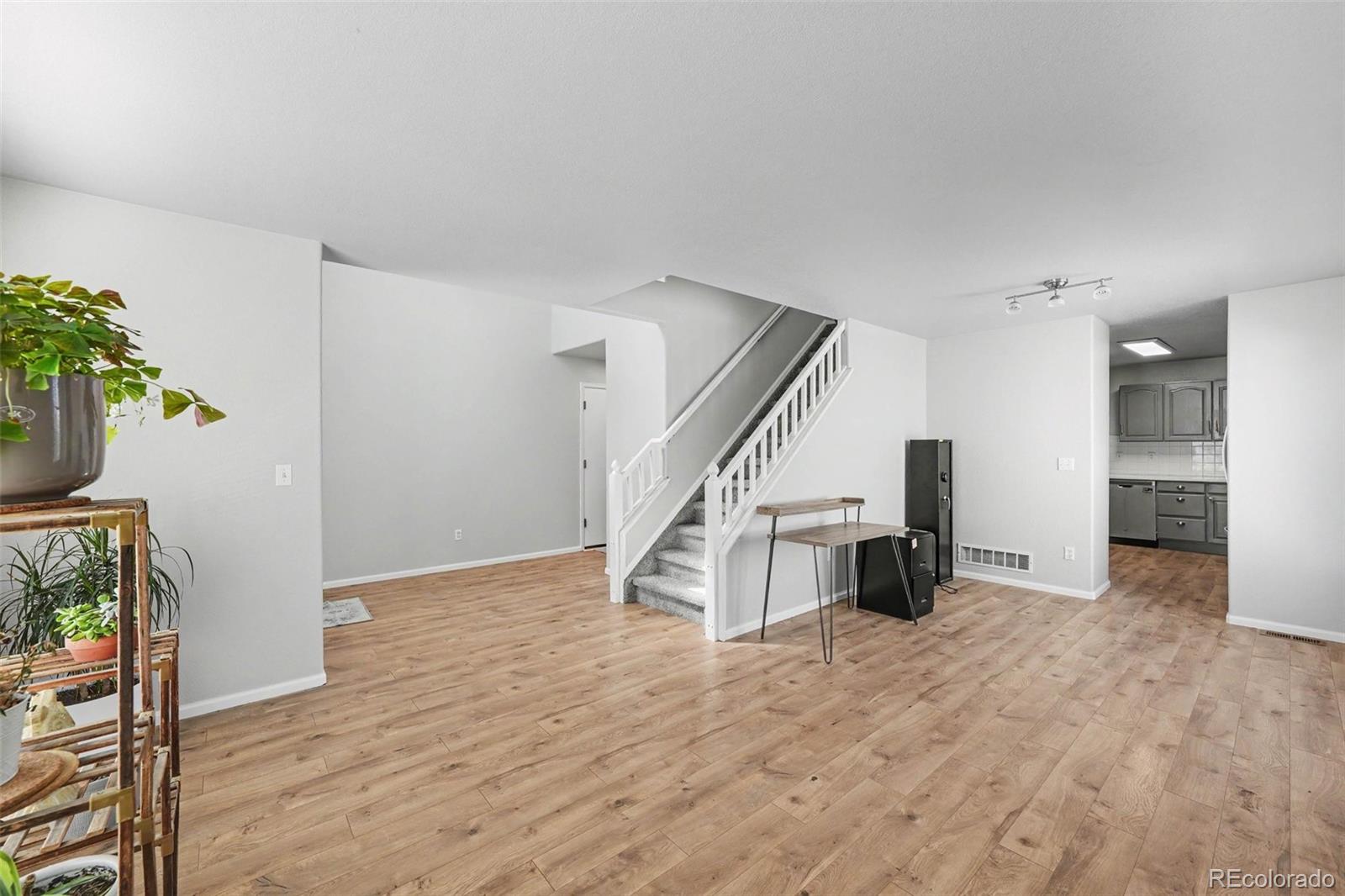 MLS Image #6 for 8115  eagleview drive,littleton, Colorado