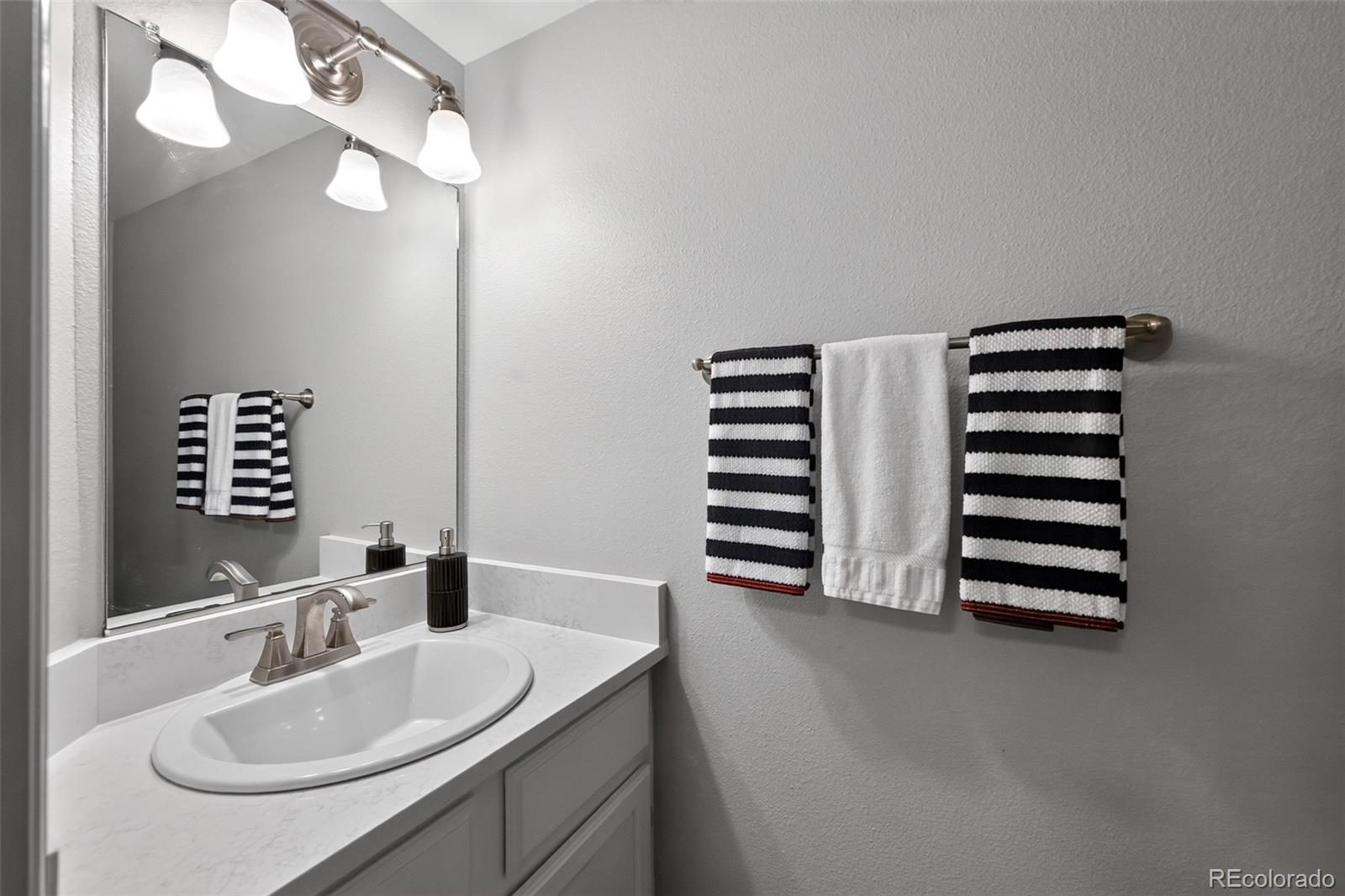 MLS Image #9 for 1818 s quebec way,denver, Colorado