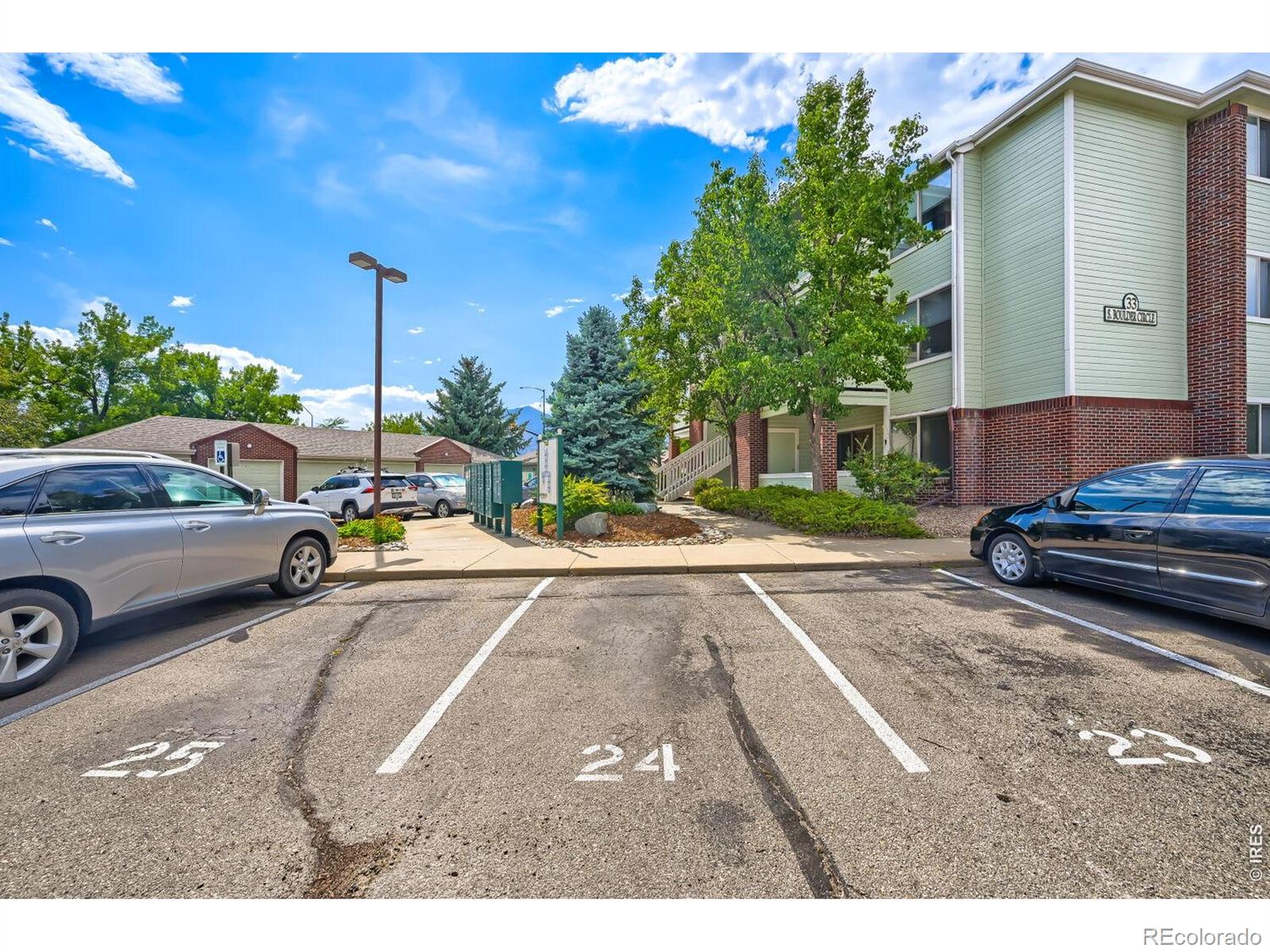 MLS Image #16 for 33 s boulder circle,boulder, Colorado