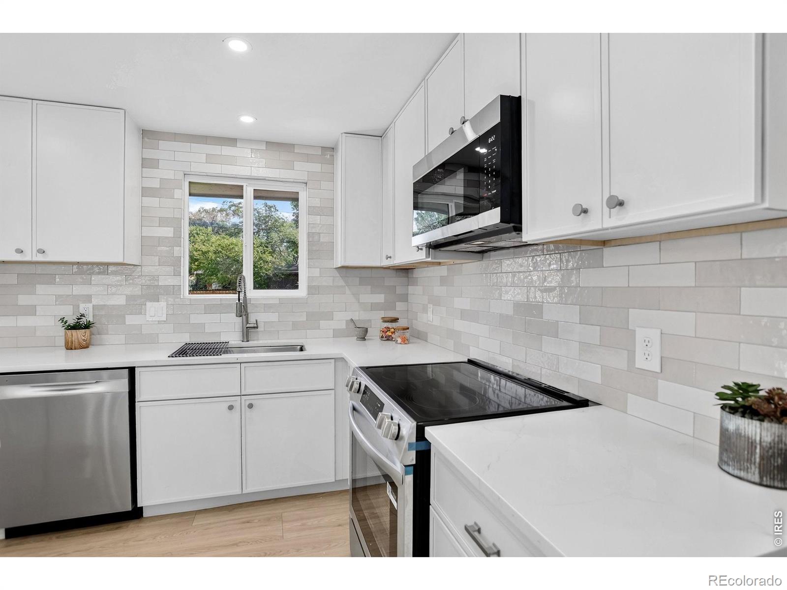 MLS Image #8 for 1708  jewel drive,longmont, Colorado