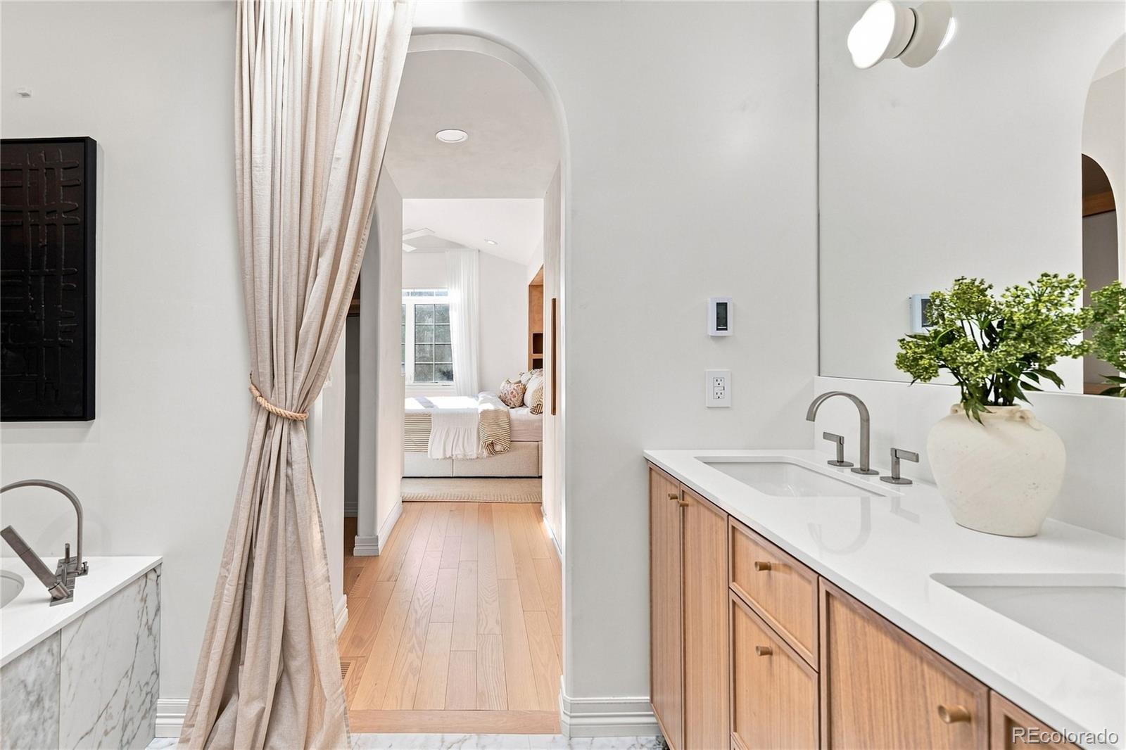 MLS Image #21 for 148 s locust street,denver, Colorado