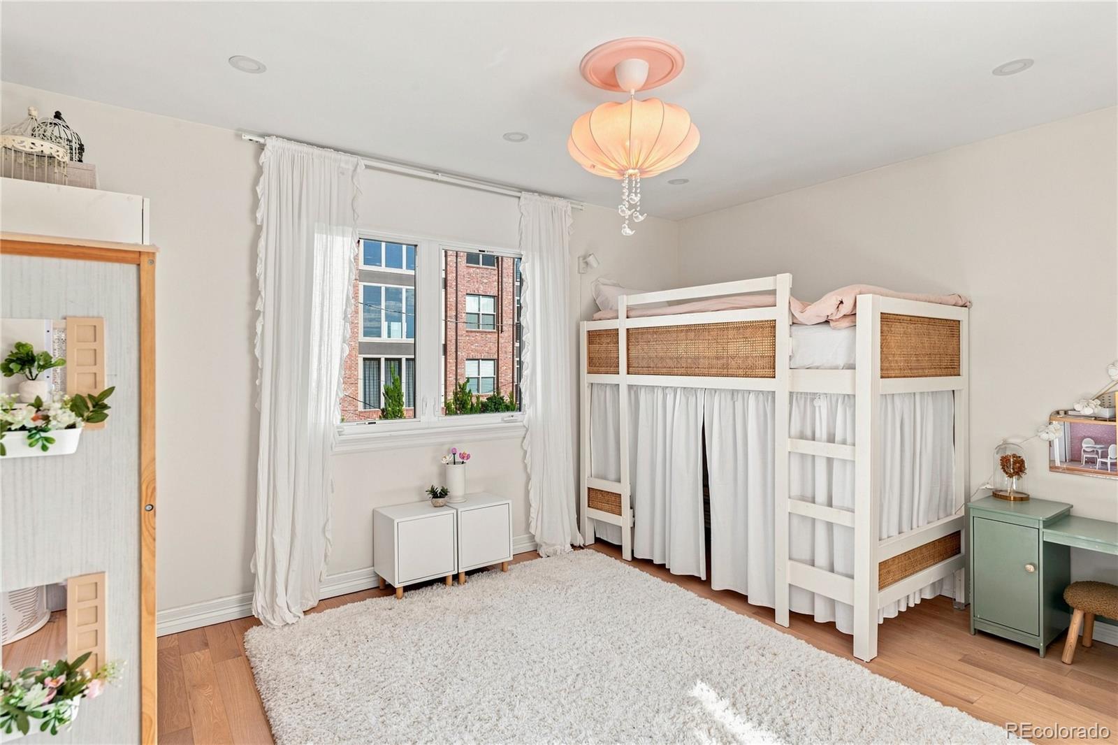 MLS Image #27 for 148 s locust street,denver, Colorado