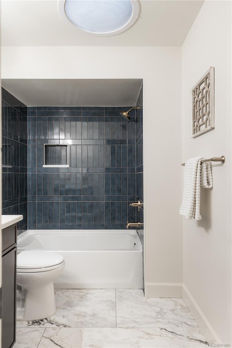 MLS Image #18 for 4505 s yosemite street 115,denver, Colorado