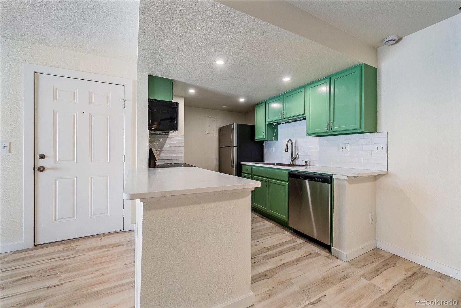 MLS Image #5 for 13352 e jewell avenue,aurora, Colorado