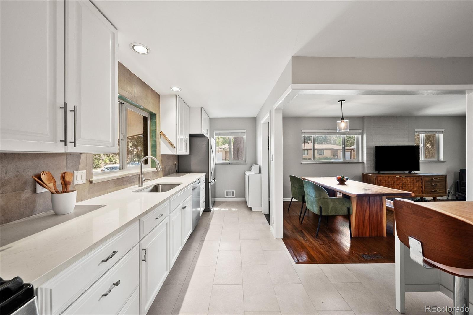 MLS Image #11 for 5401 e colorado avenue,denver, Colorado