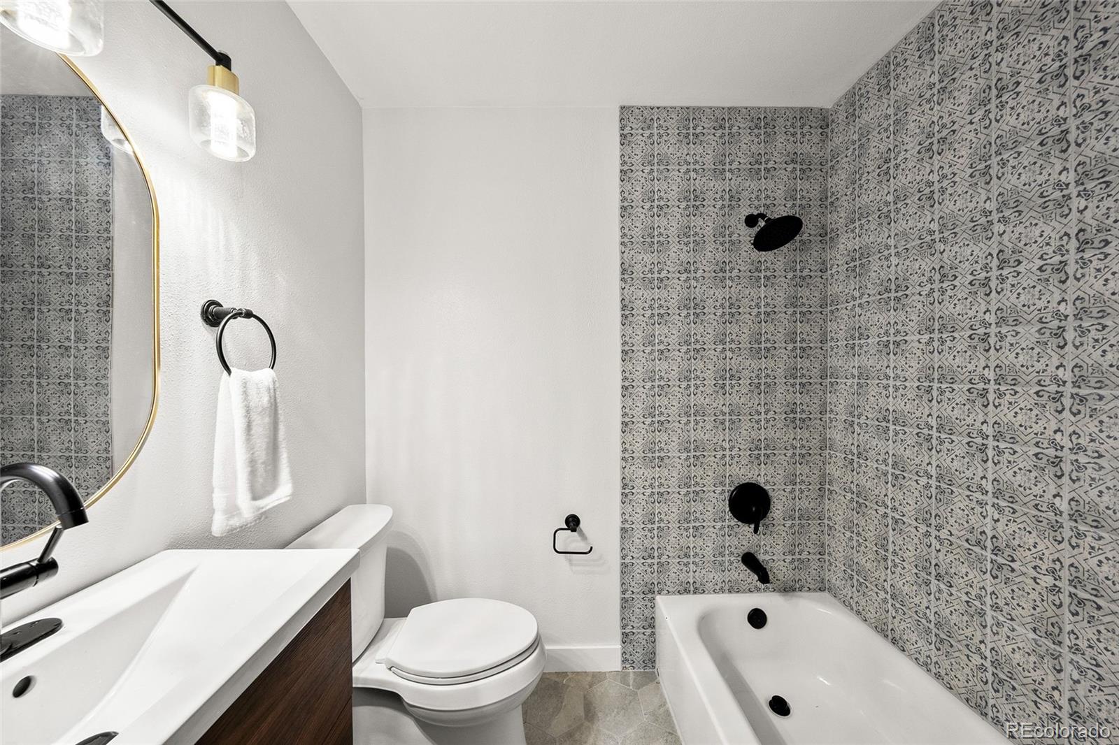 MLS Image #14 for 5401 e colorado avenue,denver, Colorado