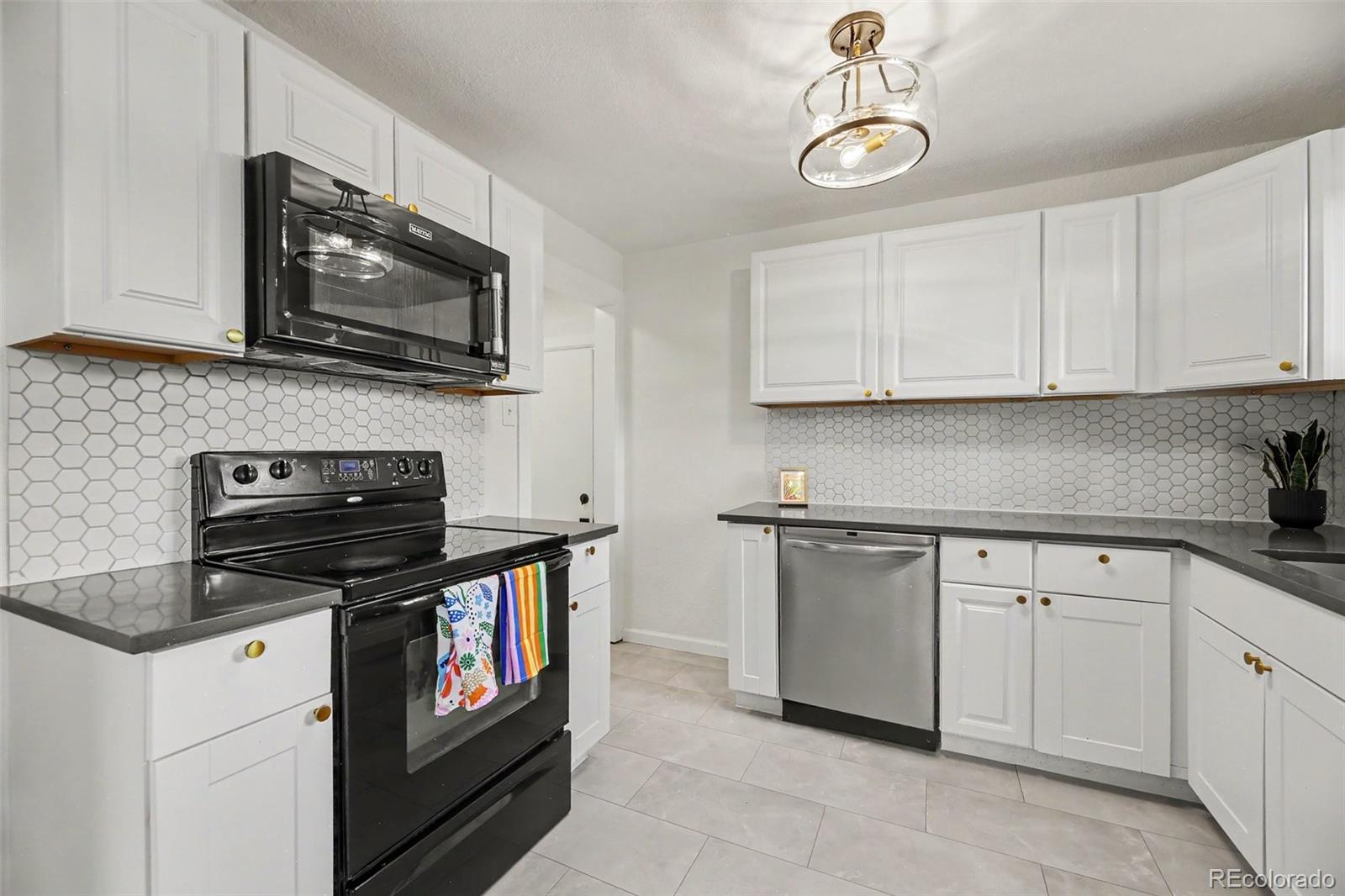 MLS Image #10 for 6825 e martin luther king jr boulevard,denver, Colorado