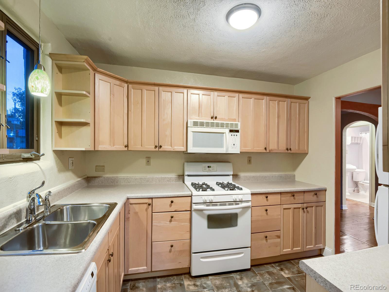 MLS Image #11 for 1300  syracuse street,denver, Colorado