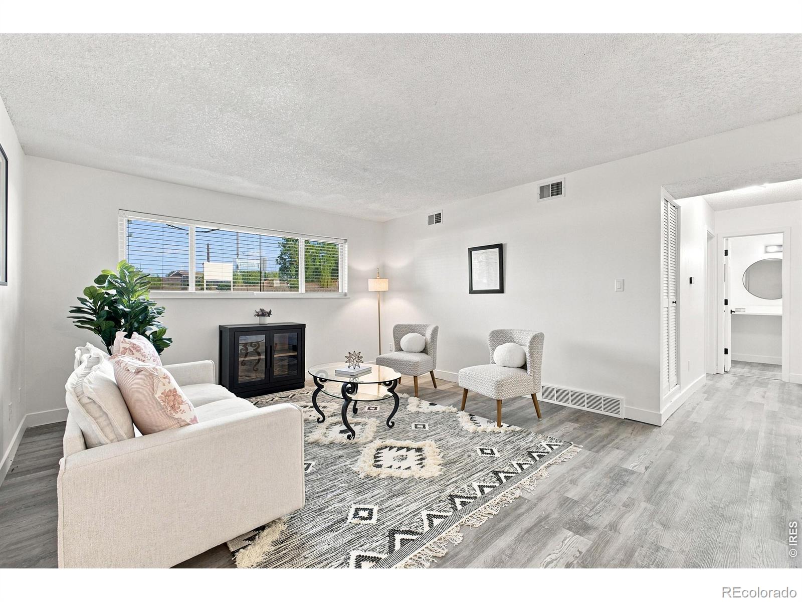 MLS Image #4 for 50 e highline circle,centennial, Colorado