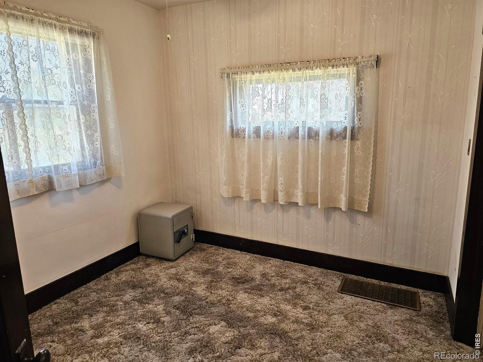 MLS Image #9 for 1013  sidney avenue,sterling, Colorado