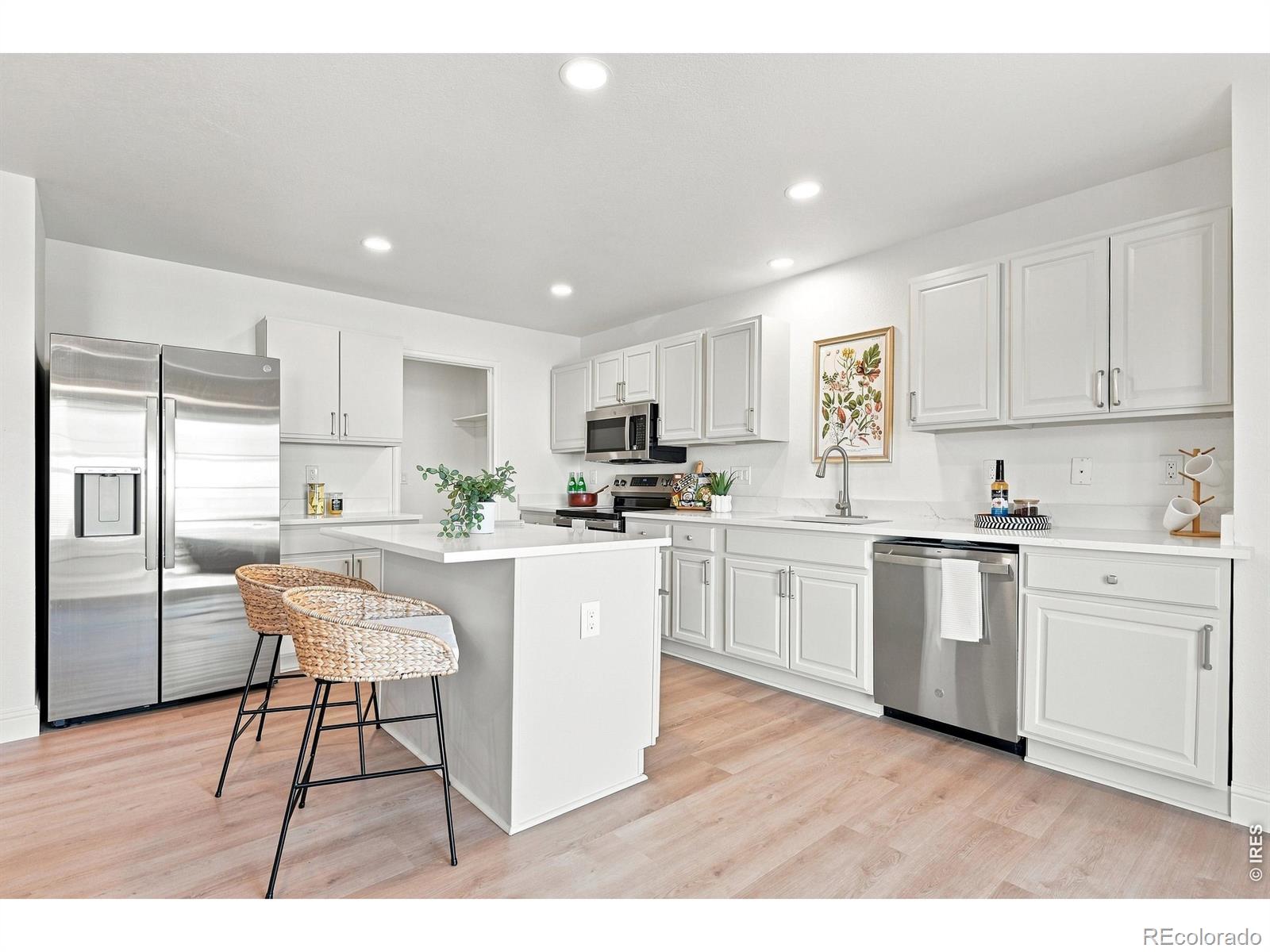 MLS Image #6 for 7945 s kittredge street,englewood, Colorado