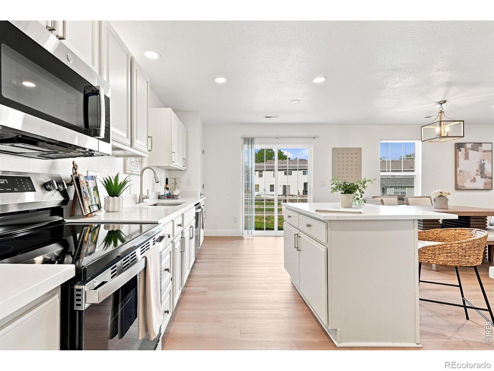 MLS Image #9 for 7945 s kittredge street,englewood, Colorado