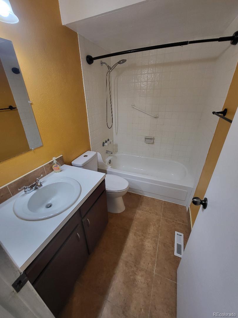 MLS Image #12 for 12056 e 25th avenue,aurora, Colorado