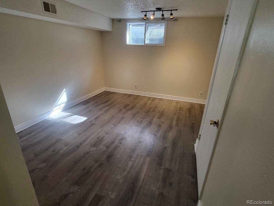 MLS Image #16 for 12056 e 25th avenue,aurora, Colorado