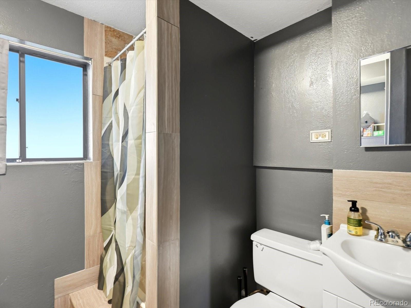 MLS Image #8 for 1736 s olathe street,aurora, Colorado