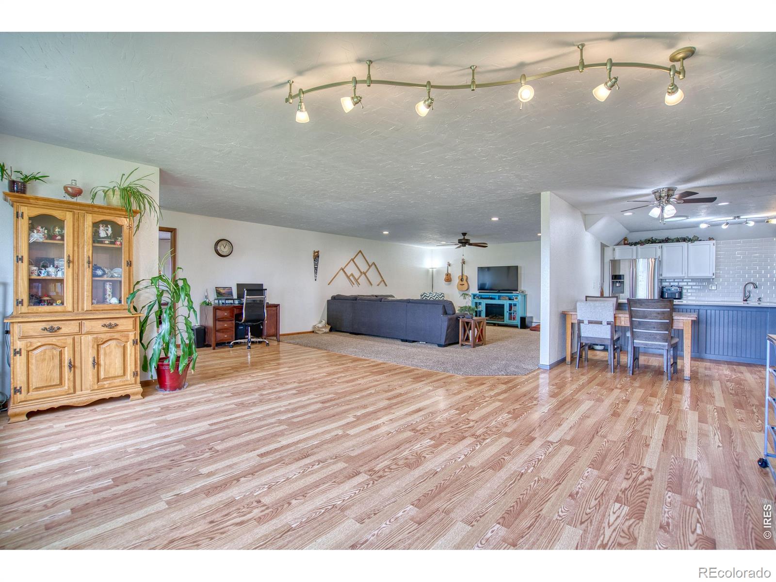 MLS Image #10 for 20118  jubilee way,la salle, Colorado