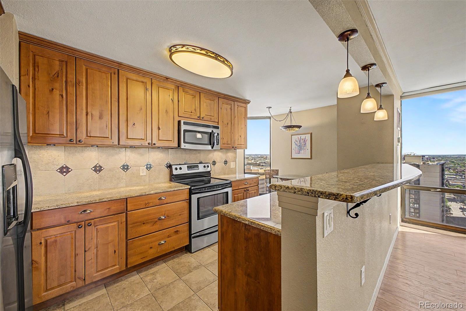 MLS Image #2 for 1625  larimer street 2805,denver, Colorado