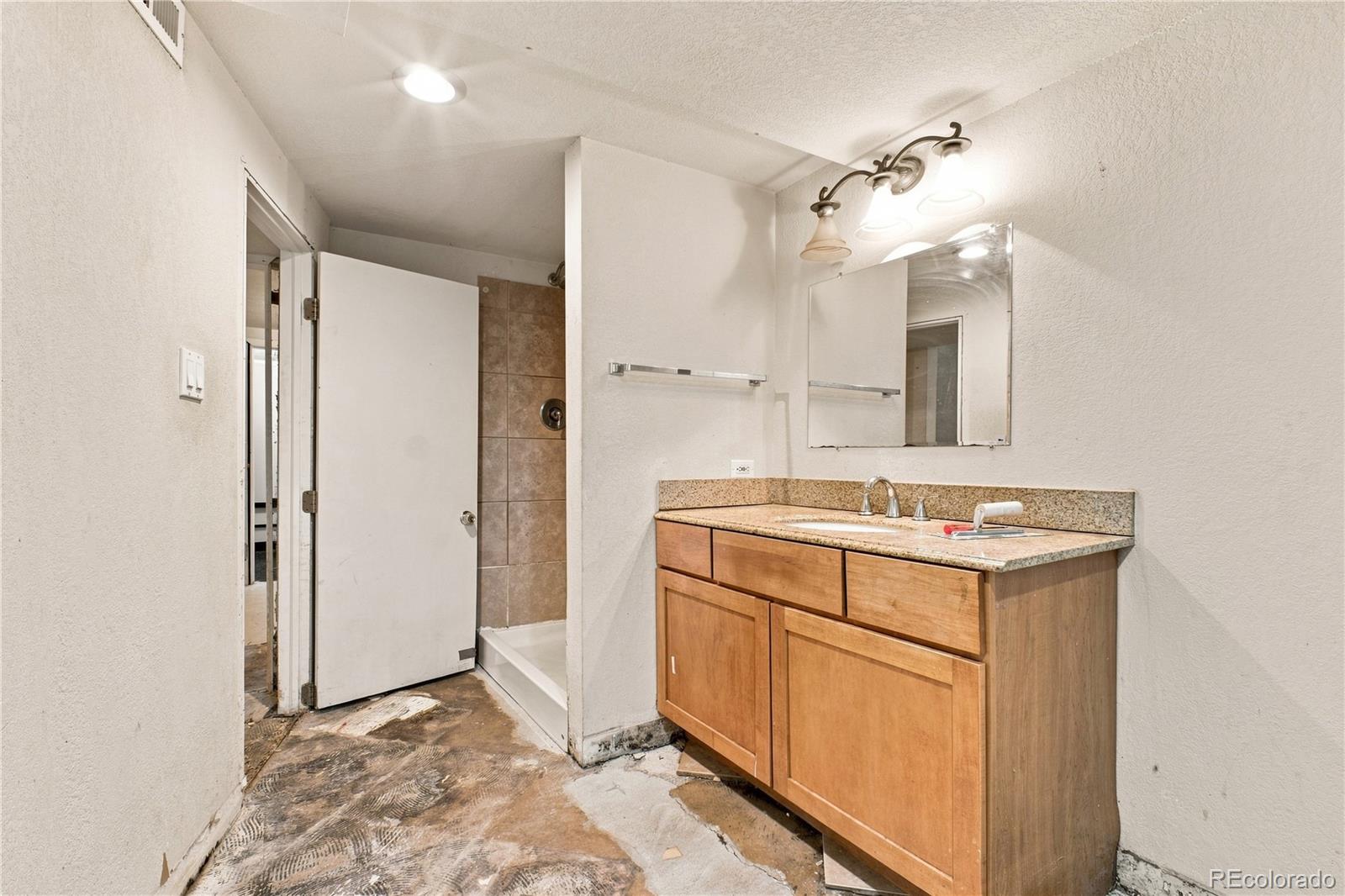 MLS Image #11 for 6974 s lakeview street,littleton, Colorado