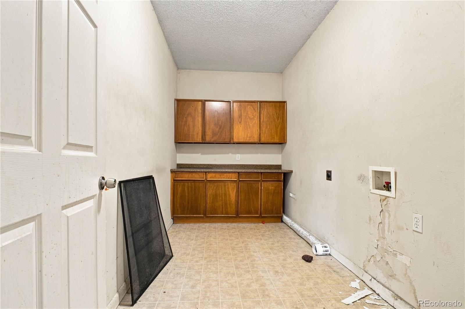 MLS Image #16 for 6974 s lakeview street,littleton, Colorado